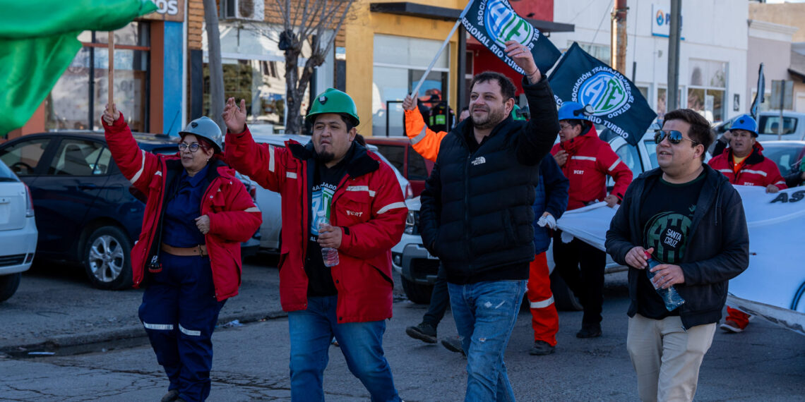 ATE movilizó en defensa de las empresas del estado y los recursos de la provincia.