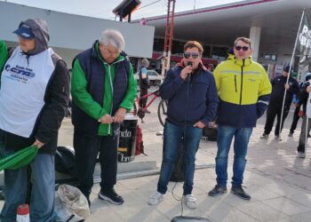 Radio abierta en caleta olivia