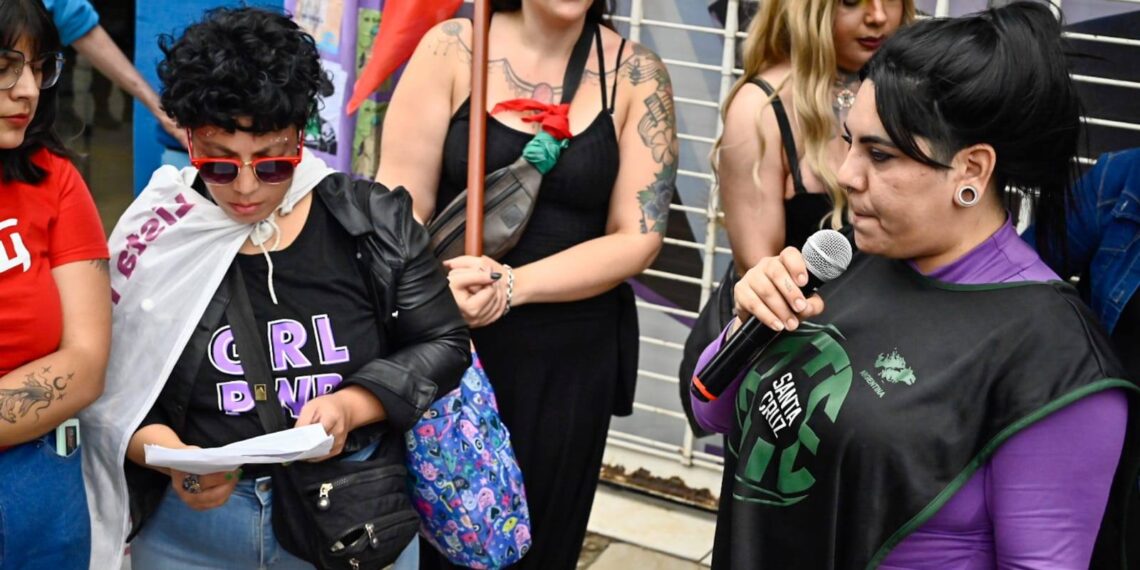 Milei y su retórica de odio: convocatorias a las calles y denuncias de discriminación