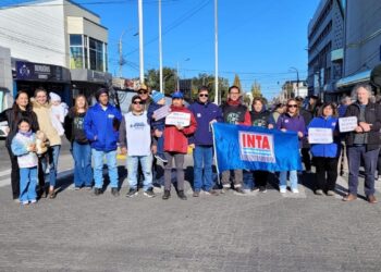 ATE INTA llevó su reclamo al izamiento dominical en Rio Gallegos