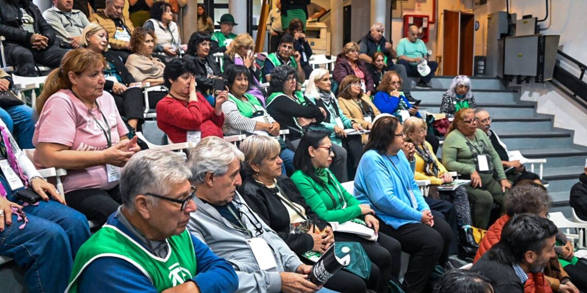 Jubilados y jubiladas de Santa Cruz presentes en el Congreso Nacional de Jubilados y Pensionados de ATE