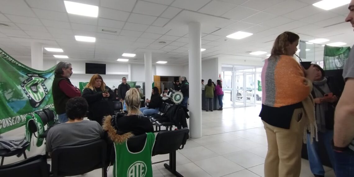 ATE ASIP mantiene quite de colaboración por reclamos salariales e ingresos irregulares