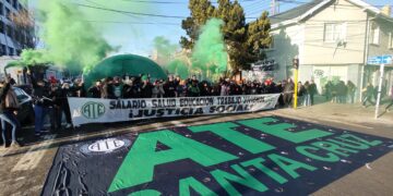 ATE denunció el ajuste a la administración Pública con carpa y olla popular