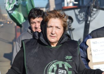 Jubilados de ATE se manifestaron contra el veto presidencial en kirchner y San Martín