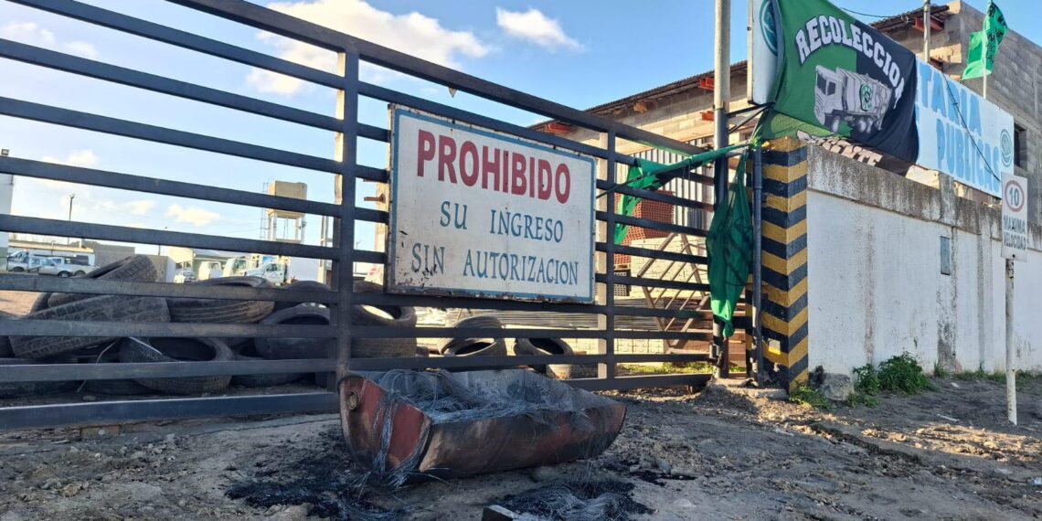 Paro total de compañeros y compañeras municipales afiliados a ATE en Puerto Deseado