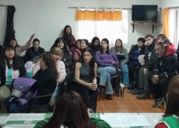 ATE 28 de Noviembre realiza paro por tiempo indeterminado y marcha al municipio