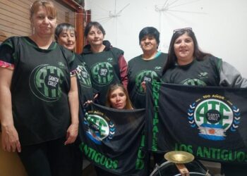 Compañeras que no claudican: continua el reclamo de las mucamas en el hospital de Los Antiguos