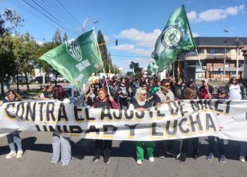 Acción y Convicción: ATE y CTA-A coparon las calles de Rio Gallegos en contra de la reforma laboral