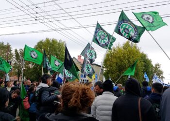ATE movilizó en Río Gallegos exigiendo urgente apertura de paritarias y reafirmando ¡No a la emergencia económica!