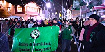 ATE Moviliza junto al frente sindical exigiendo paritarias y aumento urgente
