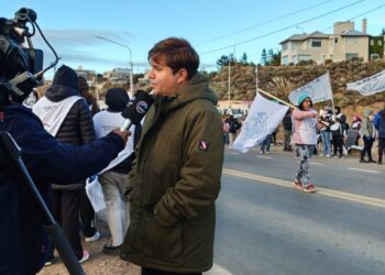 Walter Robledo: “No vamos a permitir que el Gobierno nos haga convivir con la crisis social”