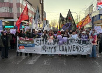 ATE marchó en Río Gallegos a 11 años del Ni Una Menos